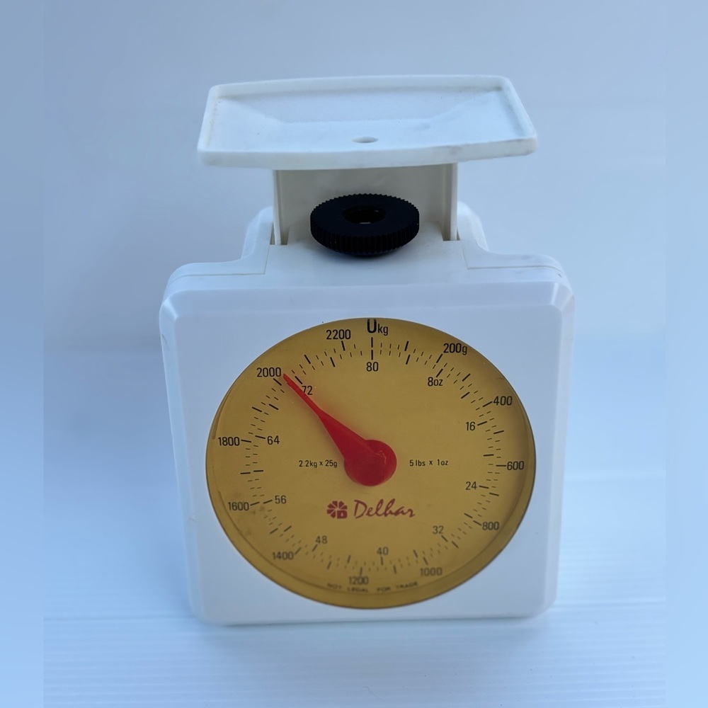 Vintage Kitchen Scale Retro Baking Decor